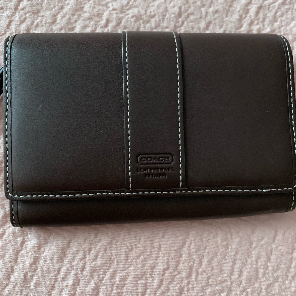 Coach wallet NWOT buttery brown soft leather!